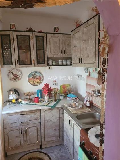 Apartament 3 camere nedecomandate, zona Cora - 12
