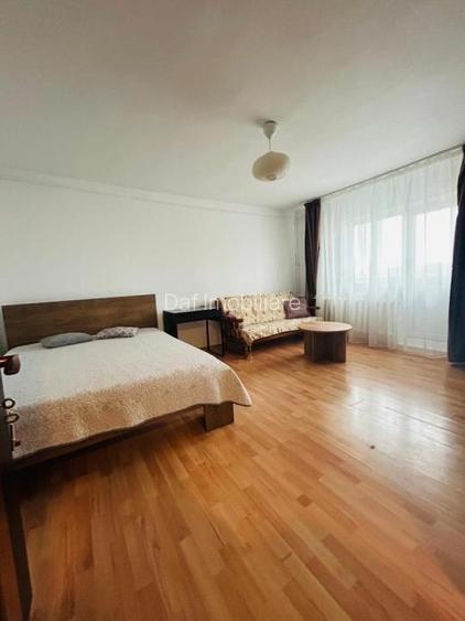 390euro-Studio 42mp -Unirii-OctavianGoga - 7