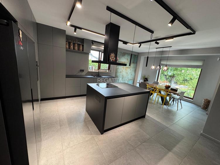 VILA COCHETA CU TEREN GENEROS,  PANOURI FOTOVOLTAICE 11KW SI GARAJ - 12