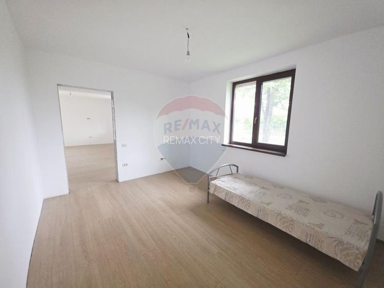 Casă cu livadă și teren generos – Girov - 5