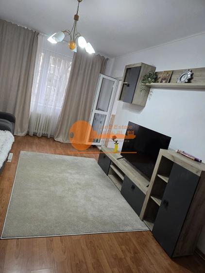 Apartament cu 3 camere la 5 minu de Metrou Apărătorii Patriei