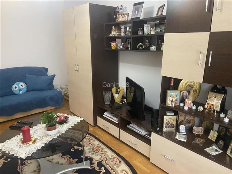 Apartament 2 camerec , zona centrala 2 Stejari , et 2 4, decomandat , centrala t - 3