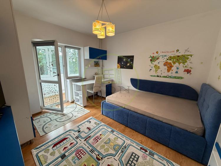 Apartament 3 camere, semidecomandat, 54 mp, zona Liceul Pedagogic