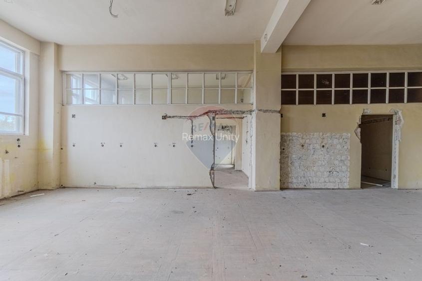 Spațiu industrial de 2060mp cu teren de 3358mp de vânzare Str Turnului - 23