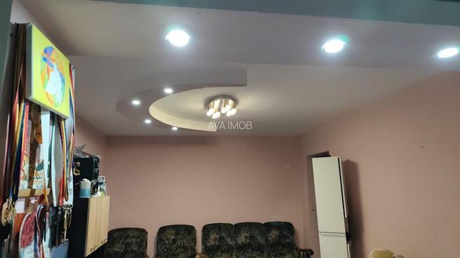 Apartament 2 camere, etaj 2, mobilat, zona Ura - 12