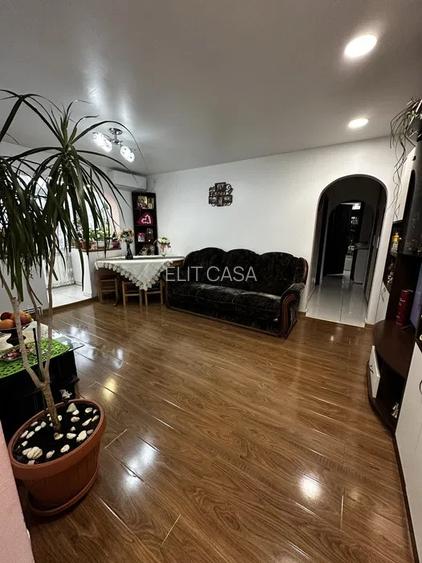 Apartament de 3 camere, etaj 2/4, zona Alexandru cel Bun - 2