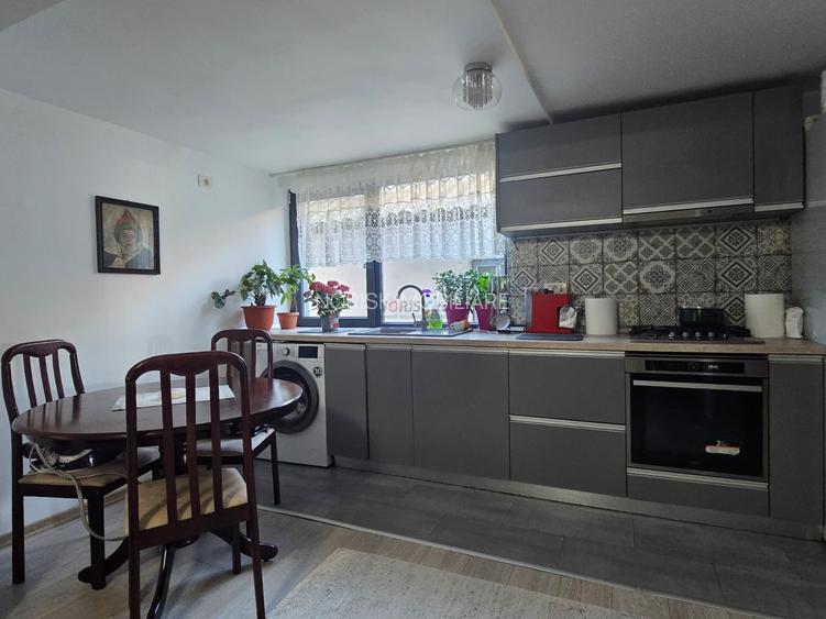 2 case + spațiu comercial | 6 dormitoare - băi proprii | 685 MP Teren - 5