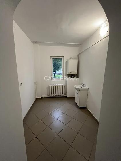 Apartament 2 camere Podu Ros, parter, super pozitionare - 4