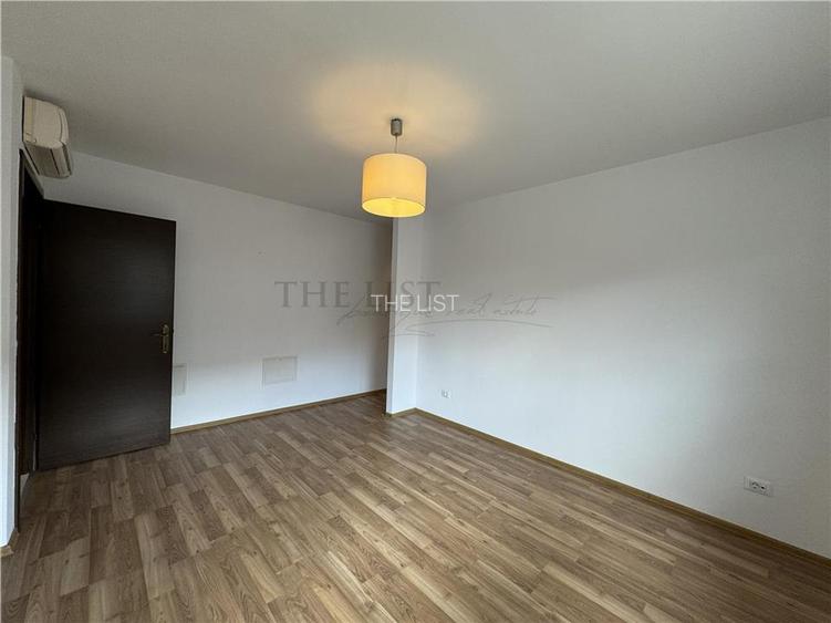 De vanzare | Casa 8 camere | Iancu Nicolae | Complex cu paza - 6