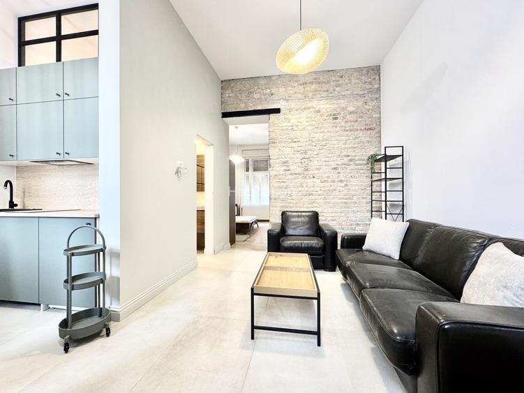 Apartament 2 camere, primitor si cochet, prima închiriere, Piața Maria - 5