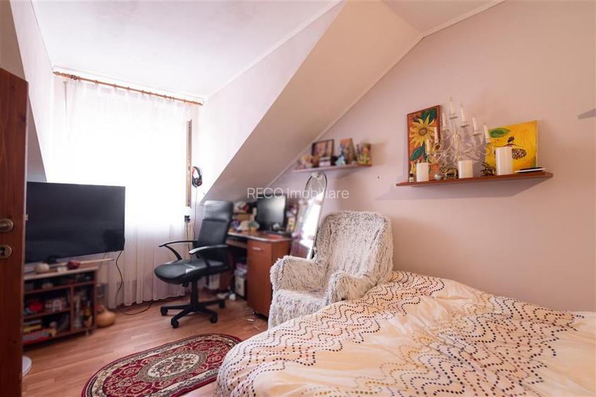 RECO Casa cu 3 Camere la Curte Comuna, Central, Oradea - 9