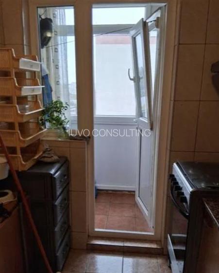 Vanzare Apartament 3 Camere Decomandat Bd.Alexandru Obregia - 2