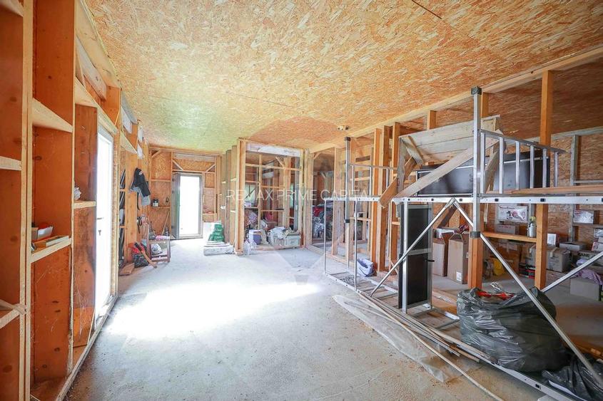 Casă cu 3 camere, anexă și 2042 mp teren de vânzare, în Calea Mare - 7