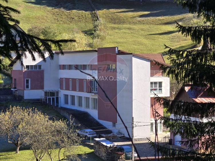 Vila / Pensiune / Camin / Azil seniori, zona superba Moeciu, parcare - 4