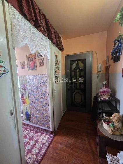 Etaj 2 - 3 camere - model spatios - geam la baie - Alexandru - Zimbru - 5