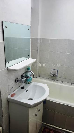 Închiriere apartament 2 camere, decomandat, etaj 2, Bd. Unirii, - 12