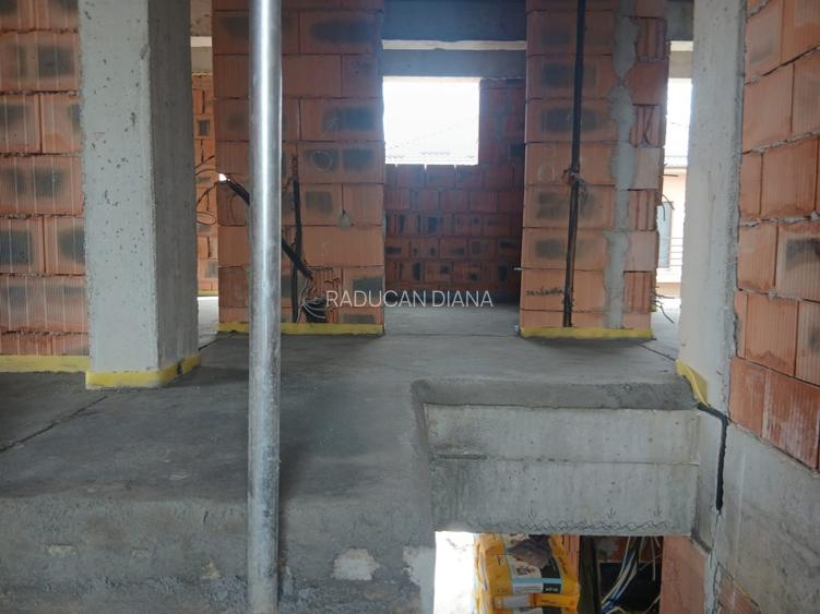 Case P+1  moderne, absamblu cu intrare privata si avansat ca si constructie - 10