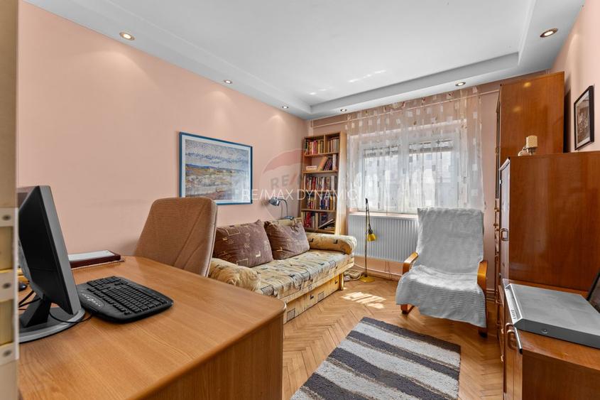 Apartament cu 3 camere de vânzare în zona Podgoria - 7