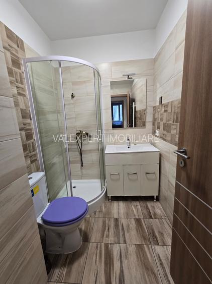 Aparatorii Patriei-3 cam,decomandat,et. 1,supr. 90 mp. loc parcare,an 2017 - 23