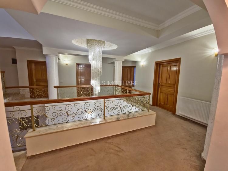 Vilă unică de vânzare piscina  zona Stadion - 23