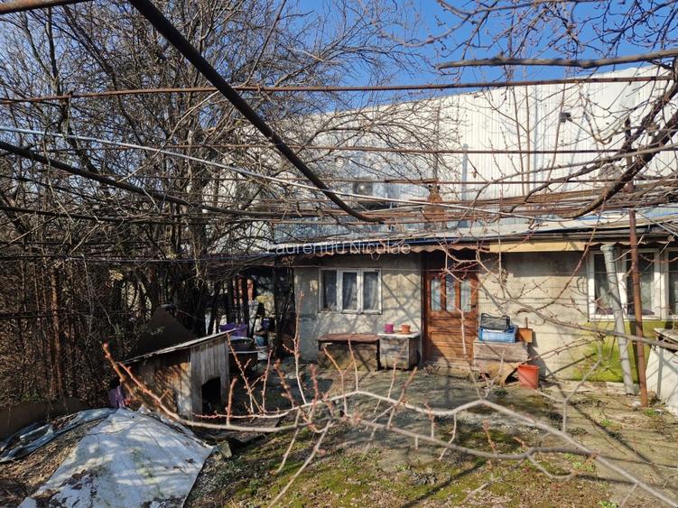 De vânzare casă demolabilă pe un teren de 226 mp,  - 2