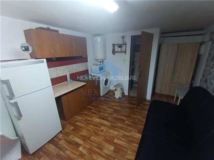 Garsoniera, Intre Lacuri - 7