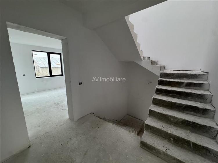 DE VANZARE VILA 7 CAMERE CIOROGARLA TEREN 500 MP - TINERETULUI LA CHEIE - 4