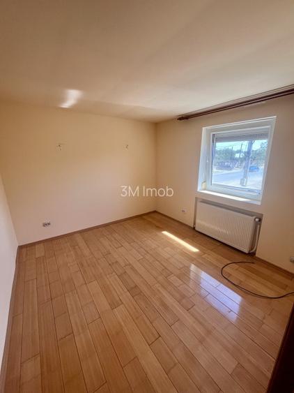 Casa de vanzare Frumusani - Spatiu Comercial la Parter - 25 min de Bucuresti  - 6