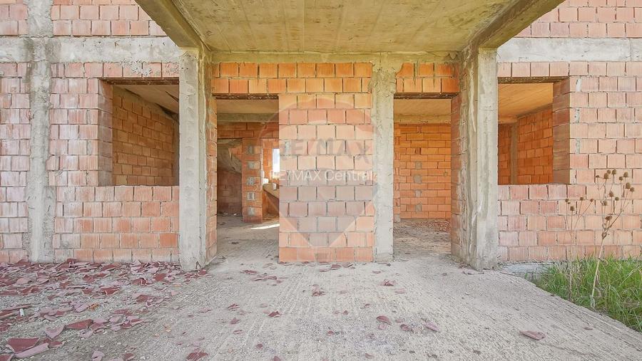 Casă / Vilă cu 6 camere de vânzare, Sânpetru - 3