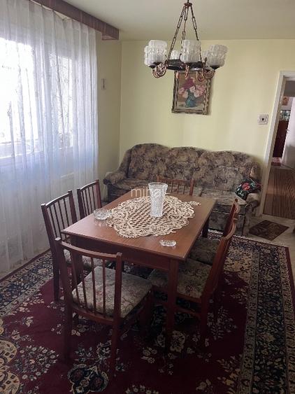 Închiriez apartament 3 camere - 6