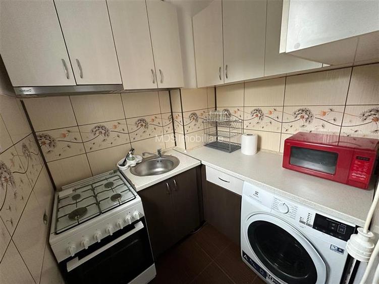 2 CAMERE, MOBILAT SI UTILAT LANGA PIATA DOINA, SAGULUI! - 8