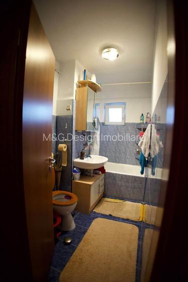 Etaj  2- 3 cam decomandat Bucovinei-Torontalului centrala proprie - 6