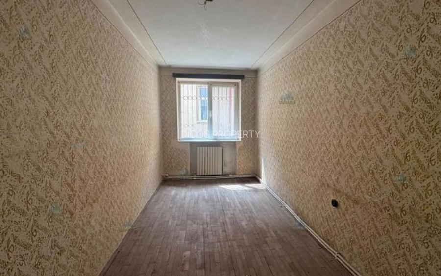 Apartament 3 camere de vânzare – zona centrală/parter - 8