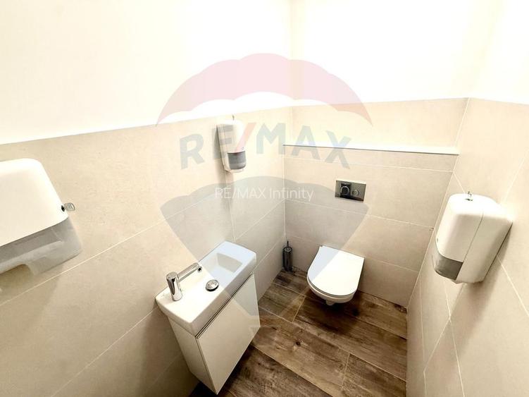 De închiriat spațiu Comercial/ de Birouri modern, Central - 15