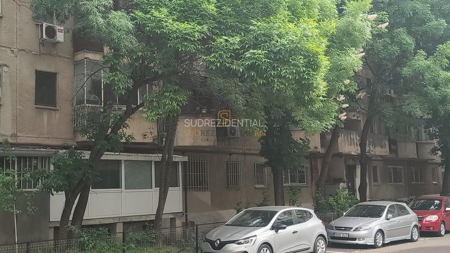 Garsoniera decomandata, acces facil metrou Aparatorii Pat6riei - 2