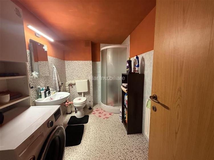 Vanzare apartament pe 2 nivele  in Ansamblu Oasului 86-90 - 7