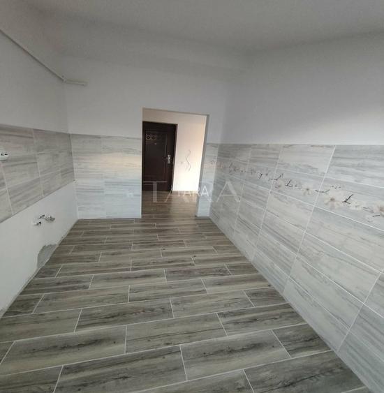 Apartament cu 1 cameră și balcon, mansardă în imobil cu 4 etaje. - 2