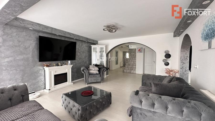 Casa individuala 8 camere, 400 mp, in Mosnita Noua vatra satului - 2