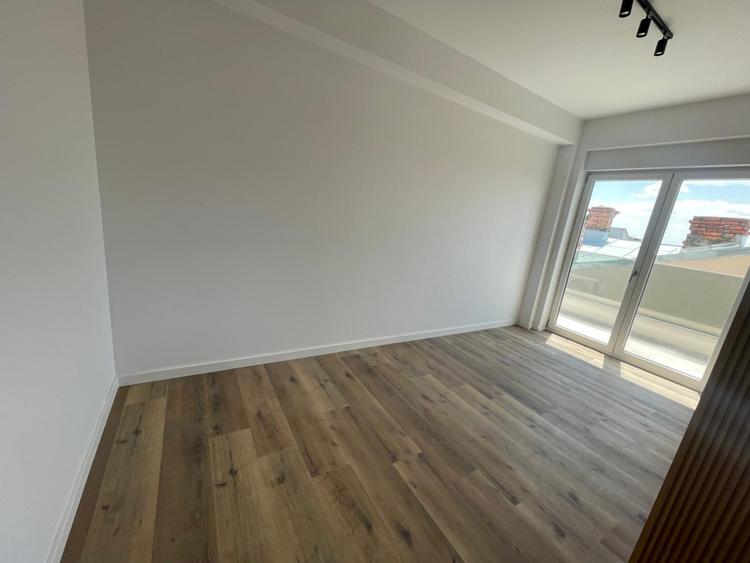 Apartament cu 2 camere, 79.70 mp plus terasa, loc de parcare inclus, zona Siloz