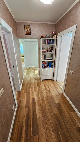 De vanzare apartament 4 camere, Inel 2 - 5