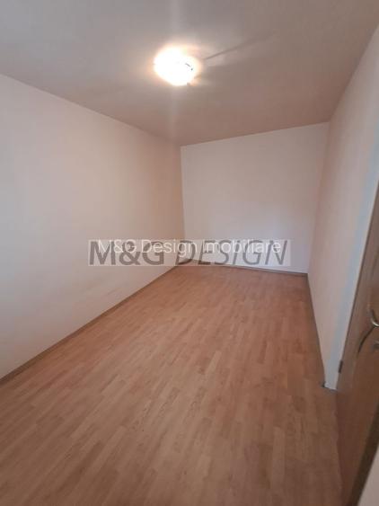2 camere  Dacia parter cu balcon - 16