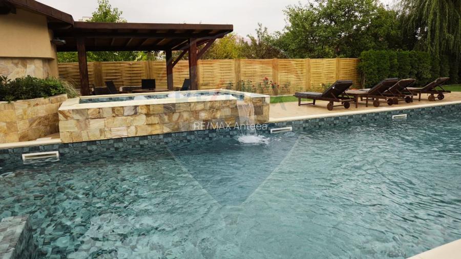 Vilă cu parc, piscină, jacuzzi și foișor, panouri fotovoltaice - 4