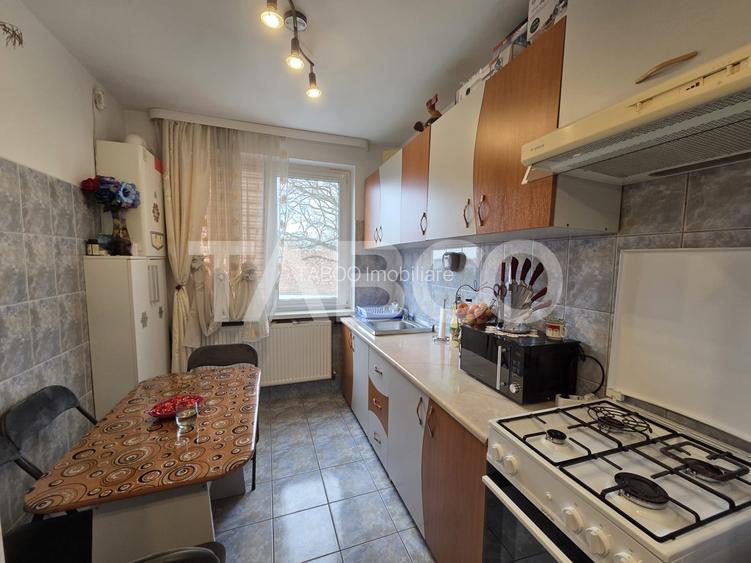 Apartament 2 camere  semidecomandat zona Vasile Alecsandri etaj 3 - 6