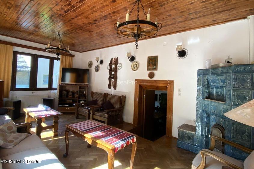 Bran - Casa pe strada Valea Portii. 223 mp, 4 dormitoare! - 35