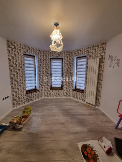 Casa de vanzare spre Vetis, drum principal - 17