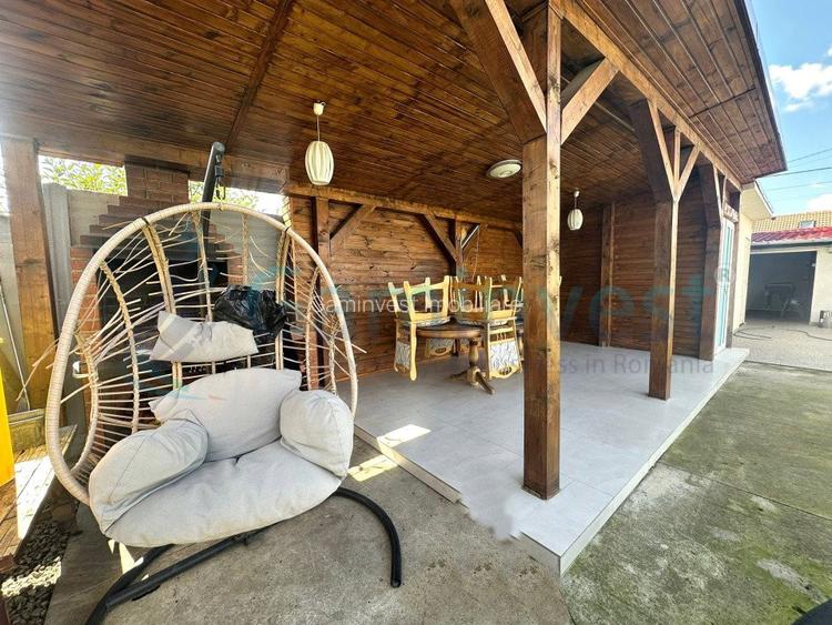 Casa spatioasa cu garaj, terasa si curte de vanzare in Nojorid, Bihor - 3