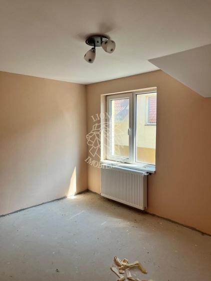 Casa 4 camere-teren 256 mp-balcon-Zona Valea Budacului