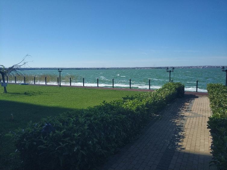 Mamaia -- Apartament nou, cu vedere la mare si loc de parcare