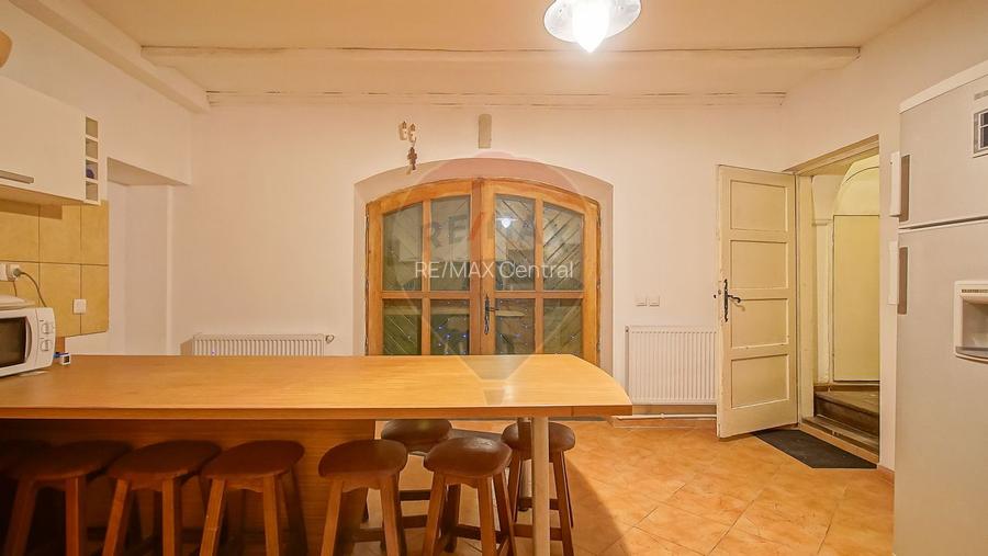 Vilă istorică, proiectată de arhitectul Emil Nădejde în Timișu de Sus - 37