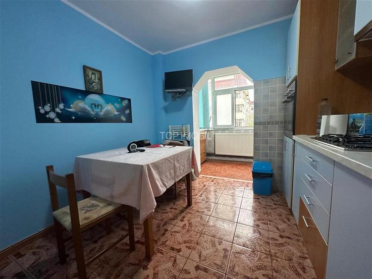 Inchiriere Apartament cu 2 camere Decomandat Nicolina - 9